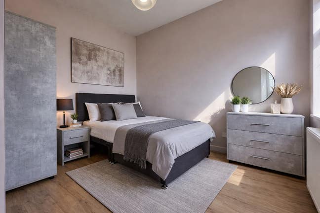 Room in shared accommodation for professionals.  Main Photo