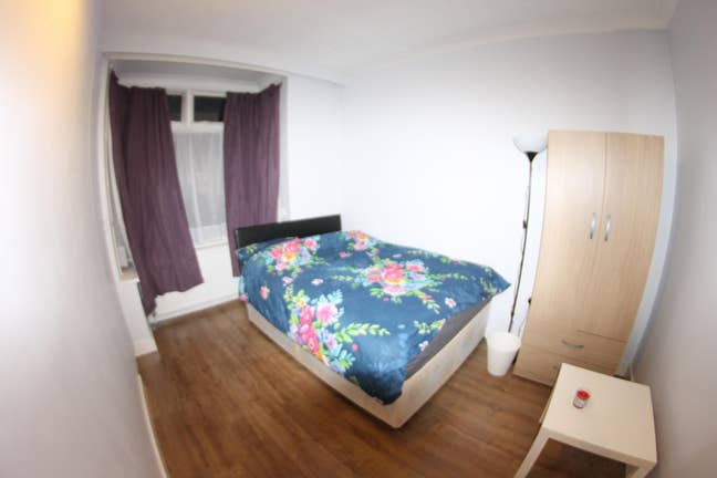🏡 Spacious Double Room – Patrick Road, E13 9QA –  Main Photo