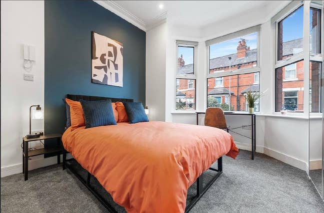 Professional home  Chester 10 min walk   Main Photo