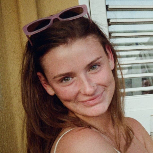 Young professional looking for a sharehouse Main Photo