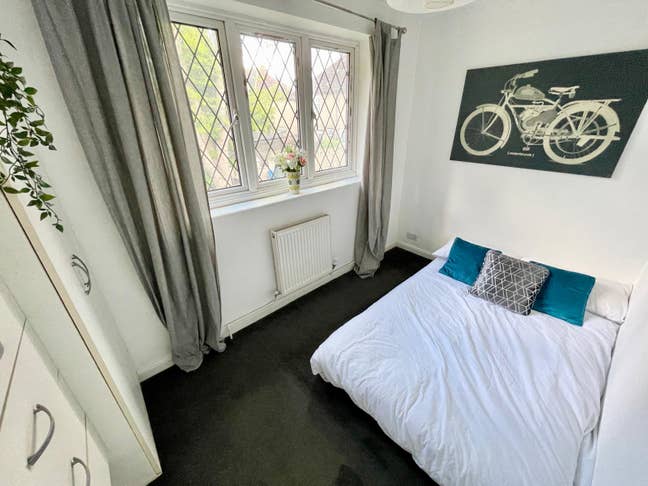  Room in lovely house Main Photo