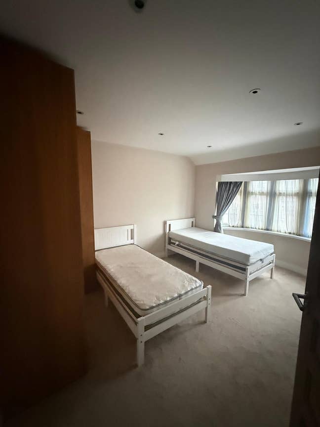 Double room available for single or couple Main Photo