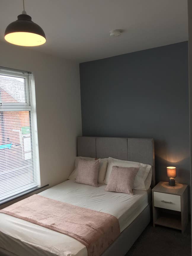 Ensuite Rooms – All Bills Included LE4  Main Photo