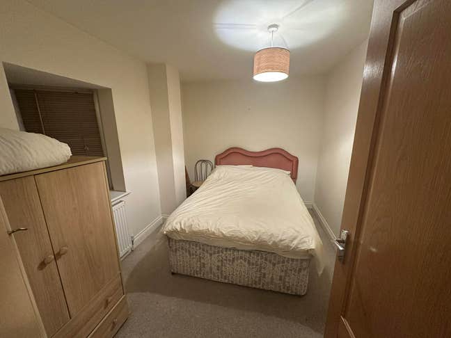 Room to rent close to Lymington town 5 min walk  Main Photo