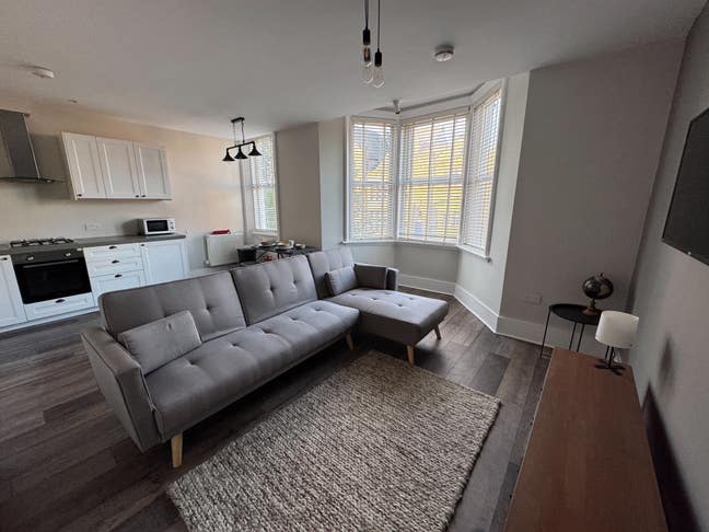 Double En Suite Room | Two Bedroom Flatshare Main Photo