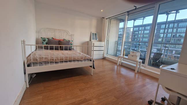 🌆Big Double Room with balcony Near Canary Wharf   Main Photo