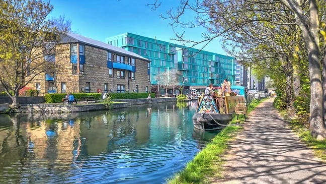 Live in Bow - Two Rooms, Amazing Location. Main Photo