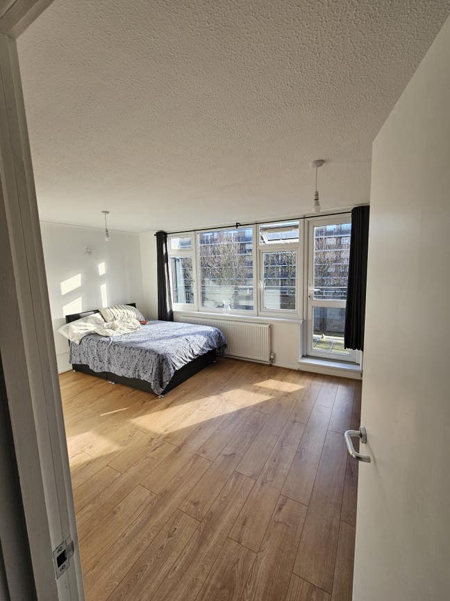 Double Room with Private Balcony- Bermondsey Main Photo