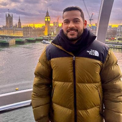 Professional looking for a studio or double room. Main Photo