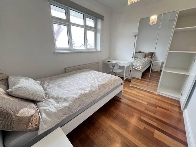 Double room with storage bed (quiet house) Main Photo