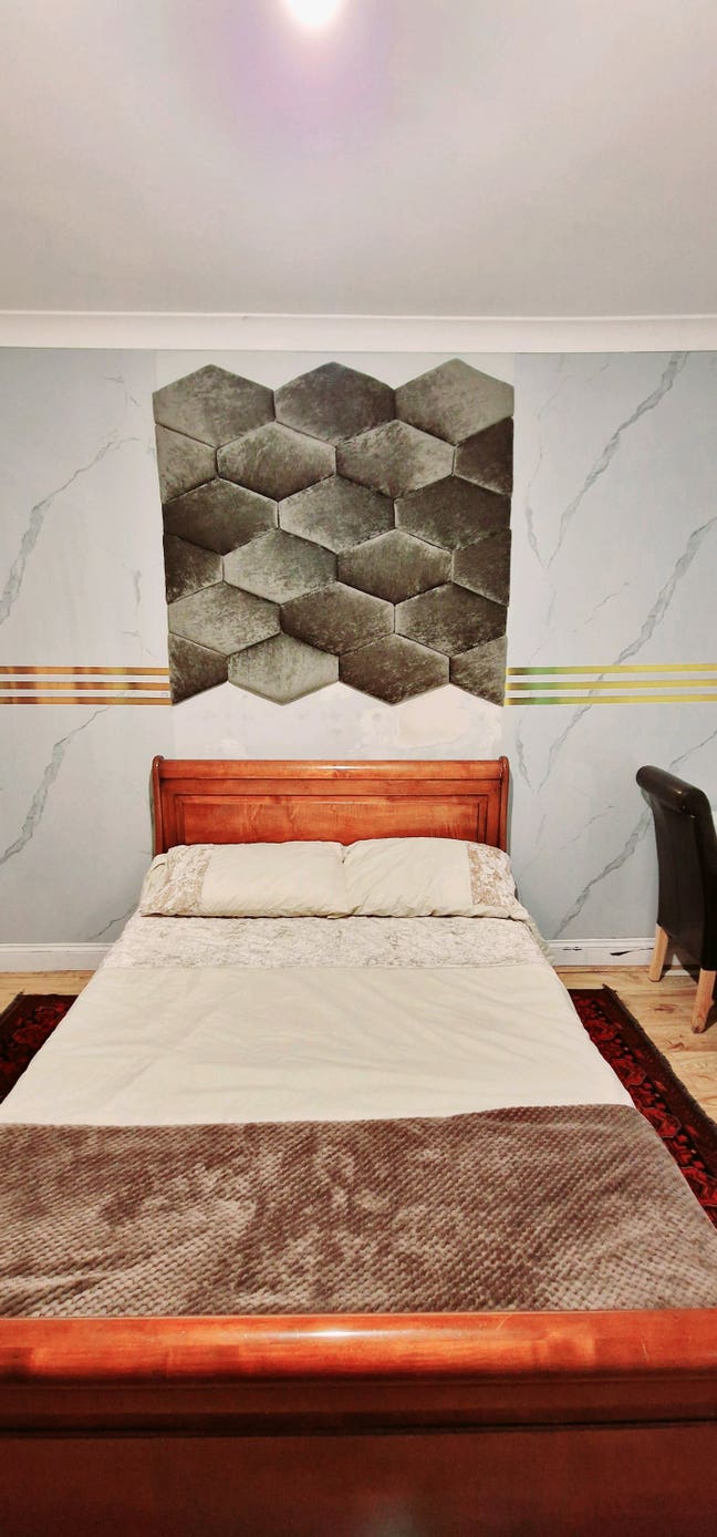 Large Clean Double Room Available in Ilford IG1 Main Photo