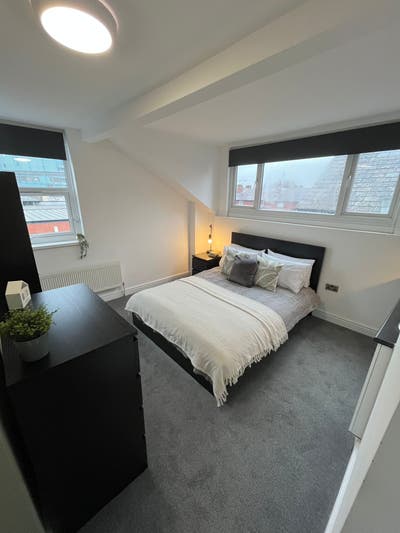 Beautiful rooms in renovated house Main Photo