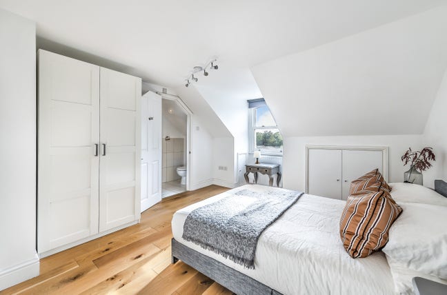 Stunning Ensuite Bedroom near Clapham Junction Main Photo