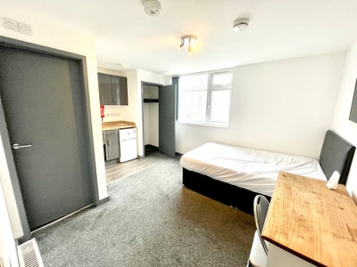 Double En-suite Room With Bills Inc Main Photo