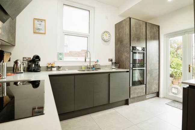 Double Room with your own office, family house Main Photo