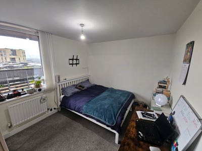 Large Double Room in Penthouse with Huge Terrace  Main Photo