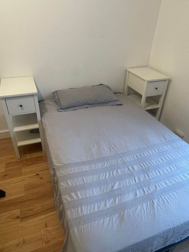  Double Room is available for rent - CR0 6HL Main Photo