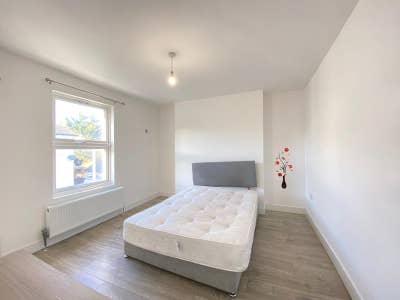 Large Double Rooms Main Photo