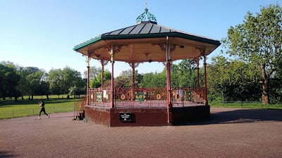 **2 Lovely Fuenishe Rooms Near Queen's Park** Main Photo