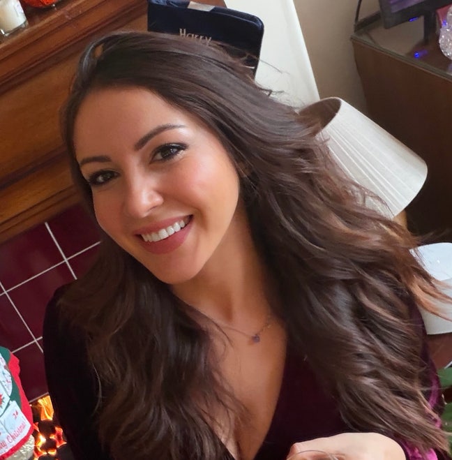 34/F professional looking for buddy up or share. Main Photo