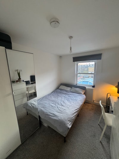 Lovely Double Room in Wimbledon Park -from May Main Photo