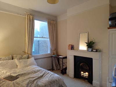 Lovely double, friendly house off Northcote Road Main Photo
