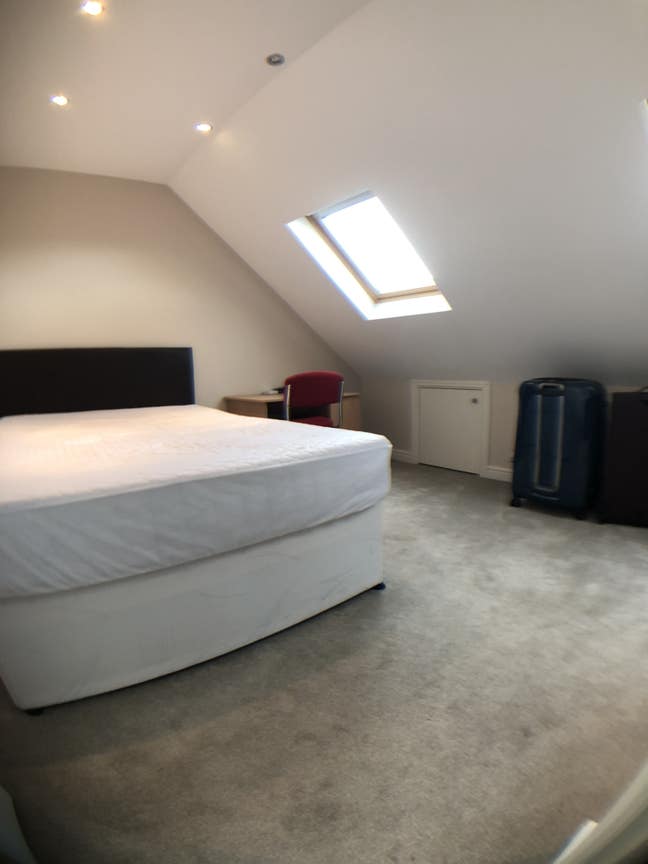 Spacious Room Available | 8 Minutes to Jubilee Lin Main Photo