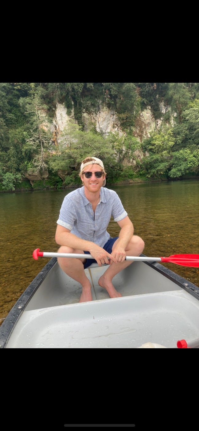 Looking for accommodation Main Photo