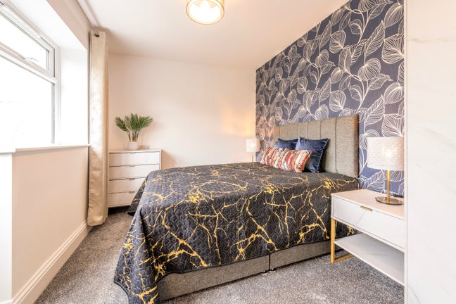 2 Beautiful rooms available now Main Photo