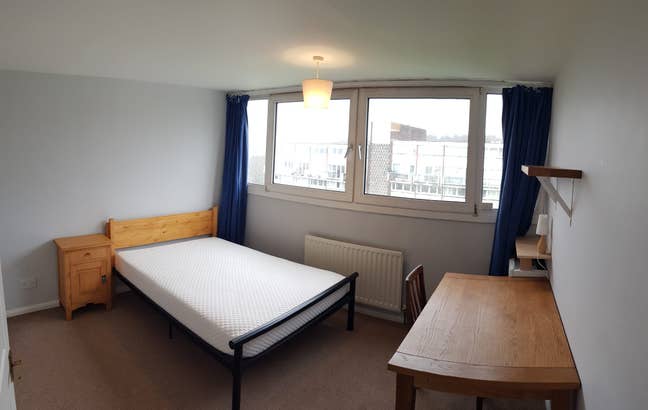 Large double room with walk-in closet Main Photo