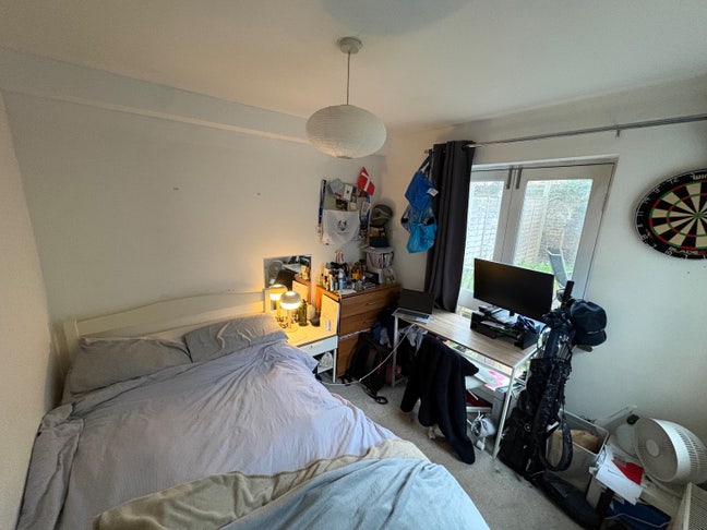 Room Available 2 mins from Tooting Bec Station! Main Photo