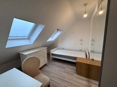 Double bedroom at Golders Green (not to be missed) Main Photo