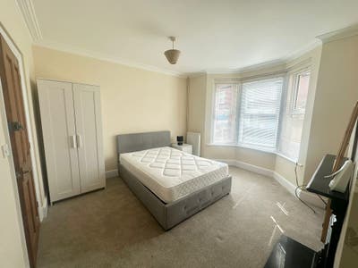  Available MARCH - Double Room near Town Centre Main Photo