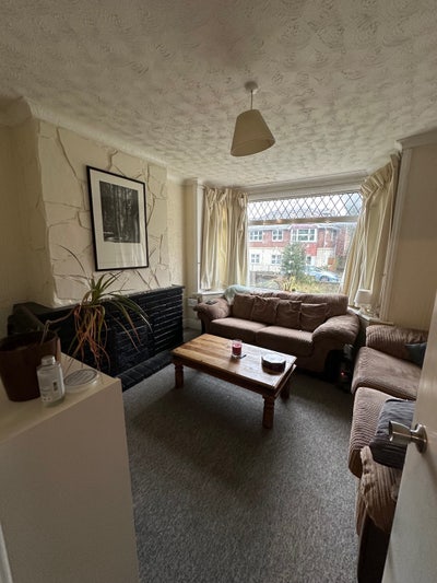 2 x Double Rooms in young professional houseshare Main Photo