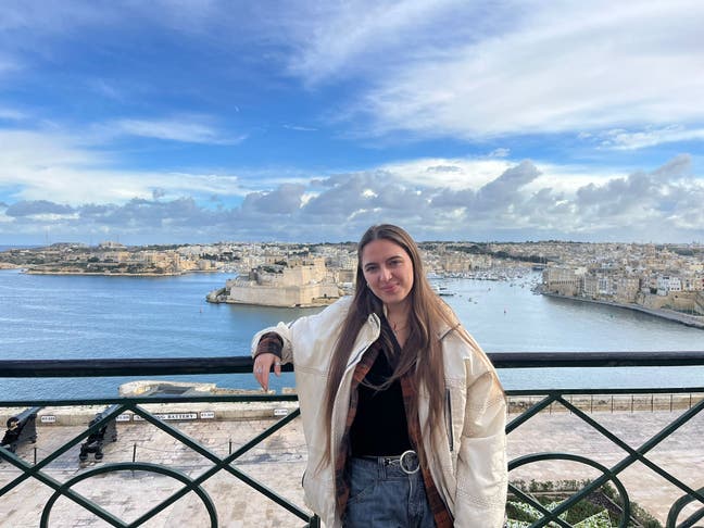 2 friendly students looking for 2 rooms! Main Photo