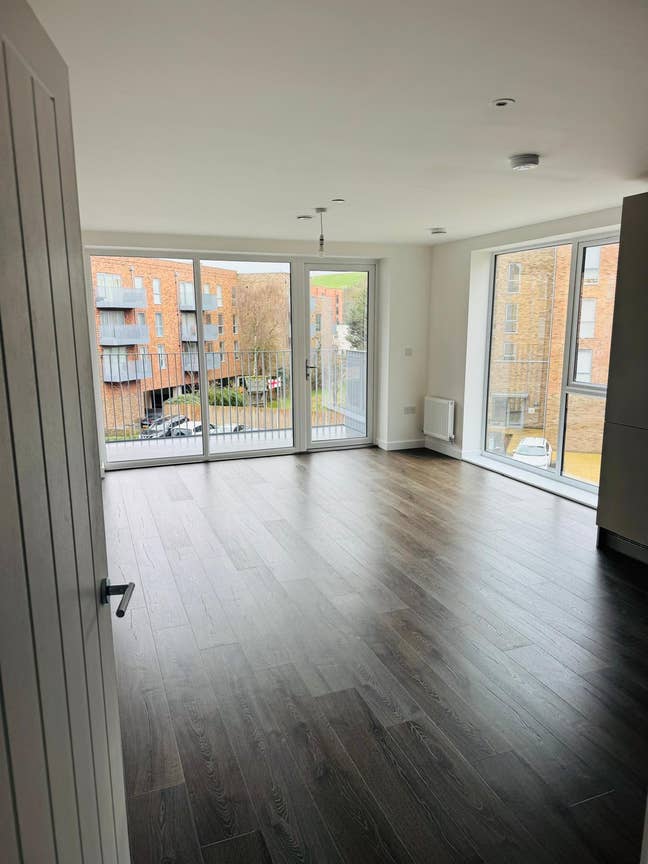 Modern 2-Bedroom, 2-Bathroom Apartment  Main Photo