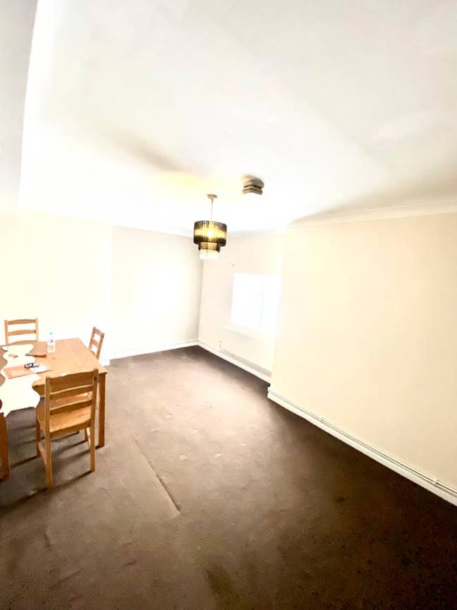 Spacious 3-Bedroom Flat to Let – Hornchurch Main Photo