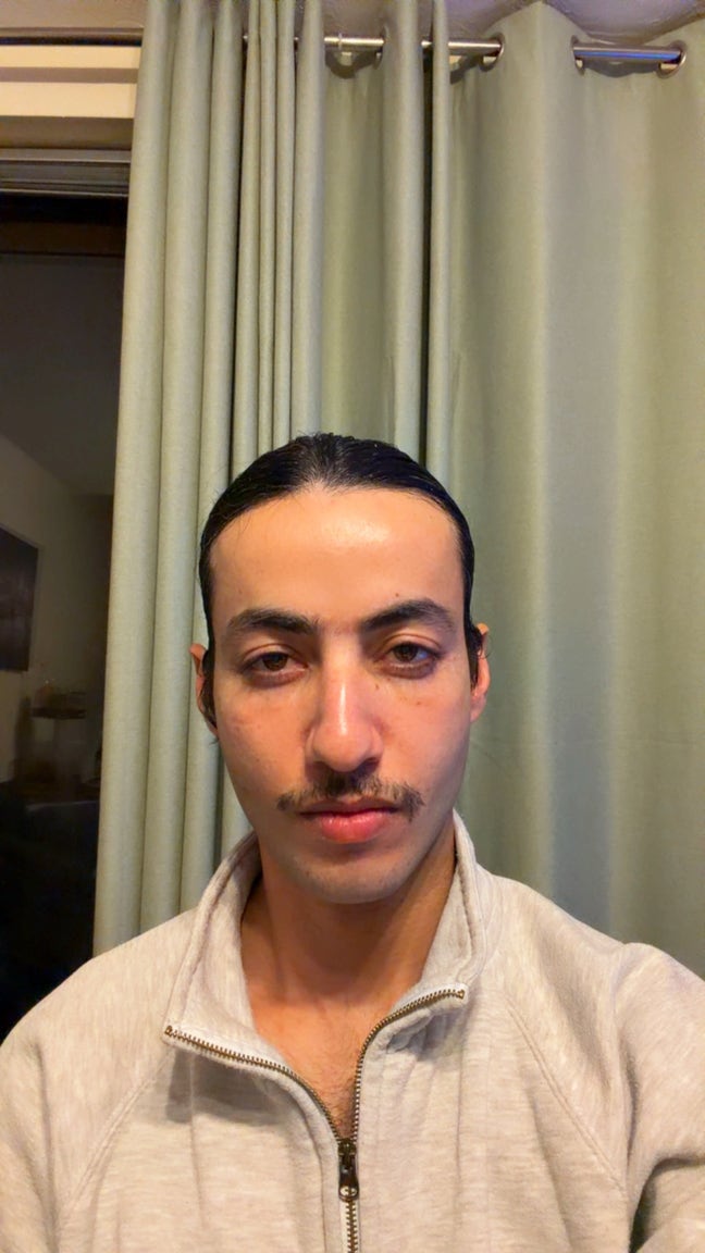 Looking for a room Main Photo