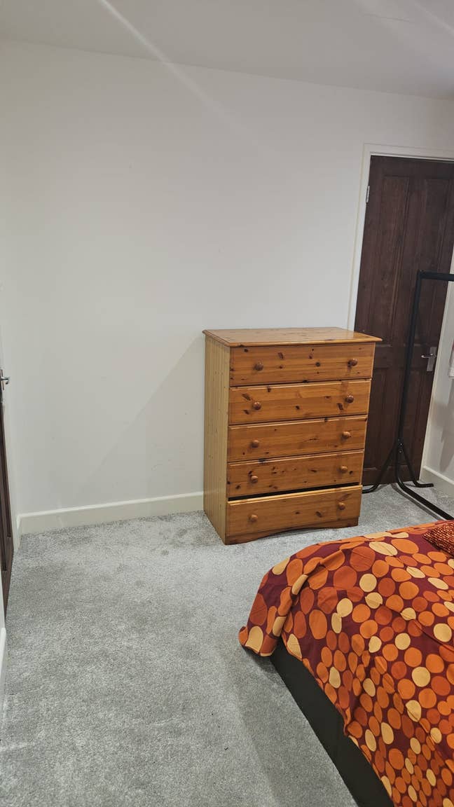 Single room very close to Luton airport  Main Photo