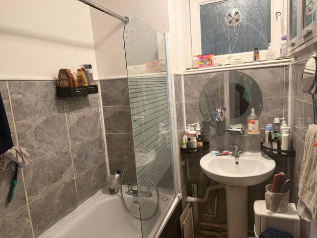 2 bedroom flat for let Main Photo