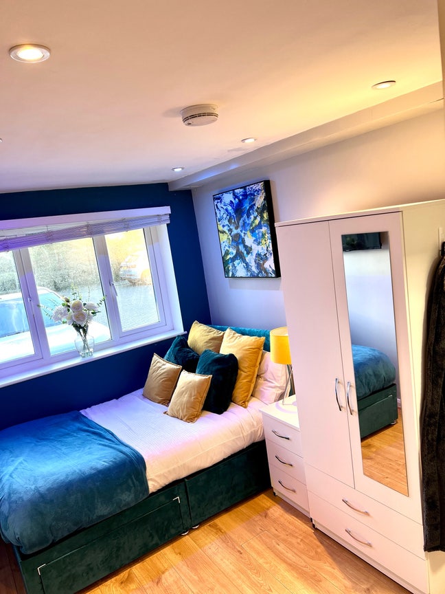 Furnished Studio Flat (en- suite)- Includes Bills Main Photo