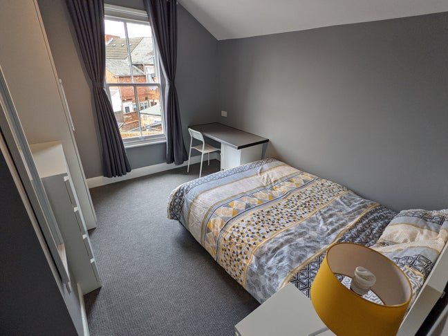 Double Room nr town centre, bills inc. Main Photo