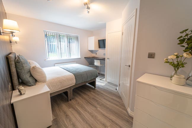 Stunning Ensuite Bedroom Main Photo