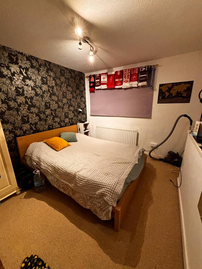 Large double room  Main Photo