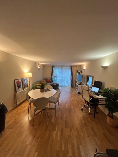 Modern flat Royal Arsenal close to Elizabeth line Main Photo