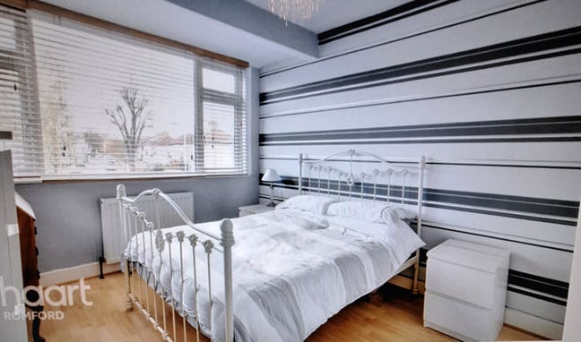 Amazing Size Double Room in Romford RM7 Main Photo