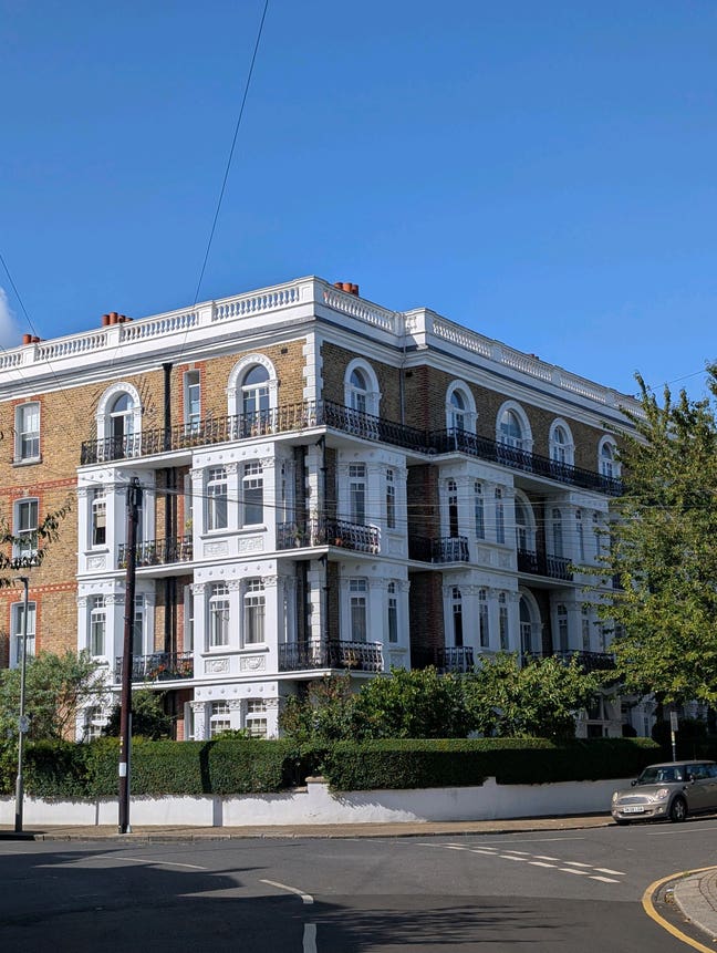 SHORT LET large room in CJ Victorian mansion block Main Photo