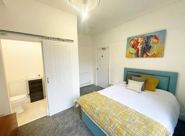 Brand New Ensuite Room With Bills Included!! Main Photo