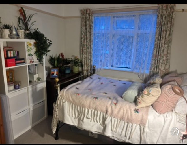 1 Bedroom in shared house  Main Photo