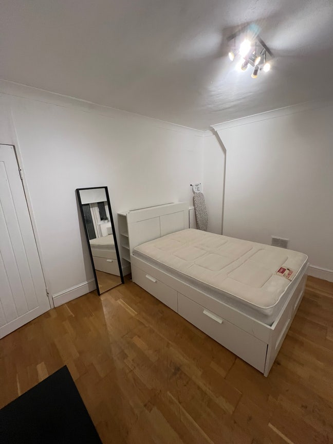 3 Double room group let for 3 people  Main Photo